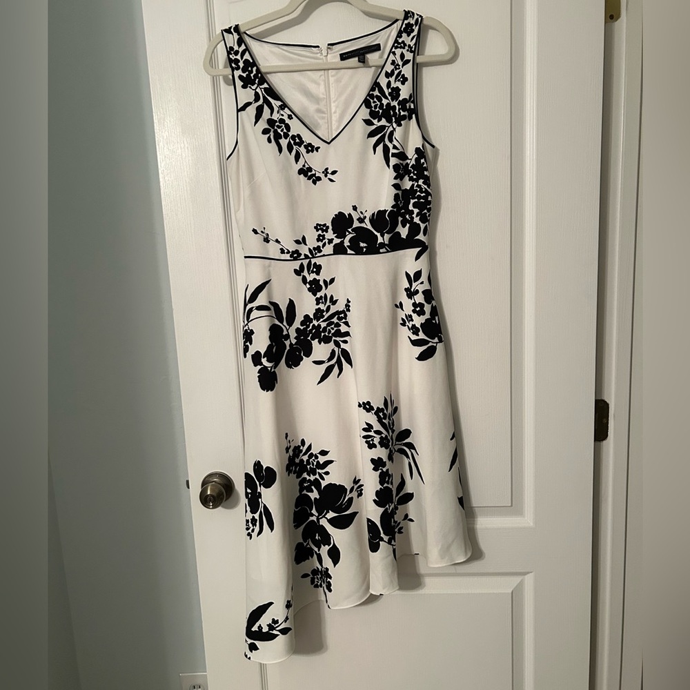 Like new White House black market  Floral A-Line Dress 6